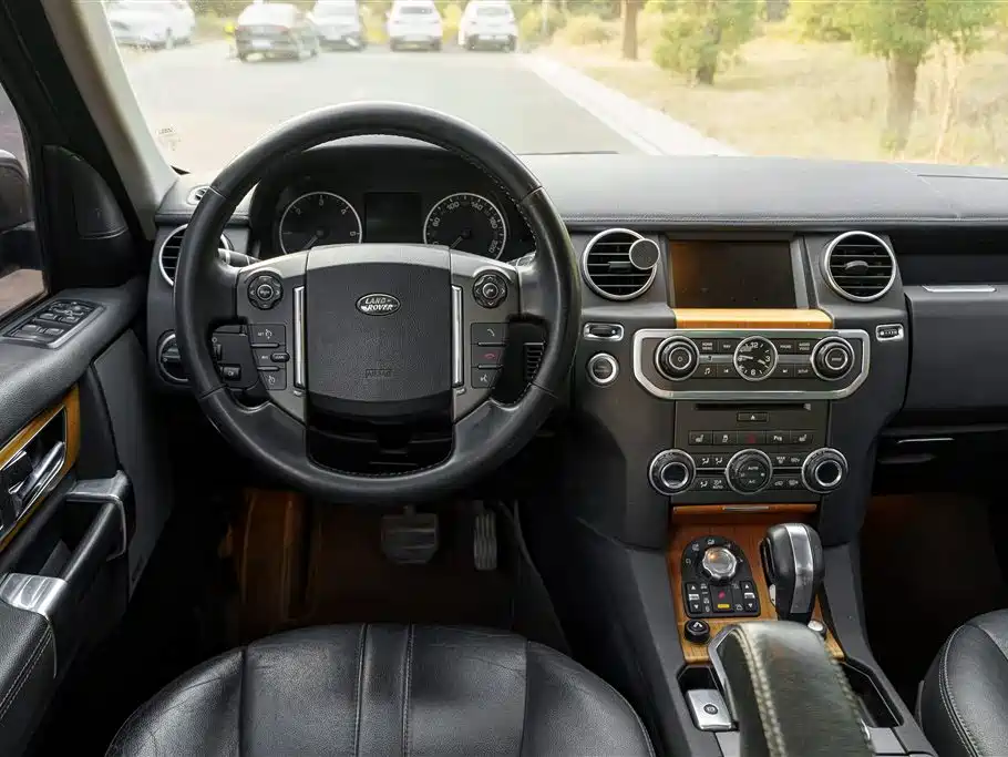 Land Rover Discovery 2012 3.0 SDV6 HSE Diesel фото 14