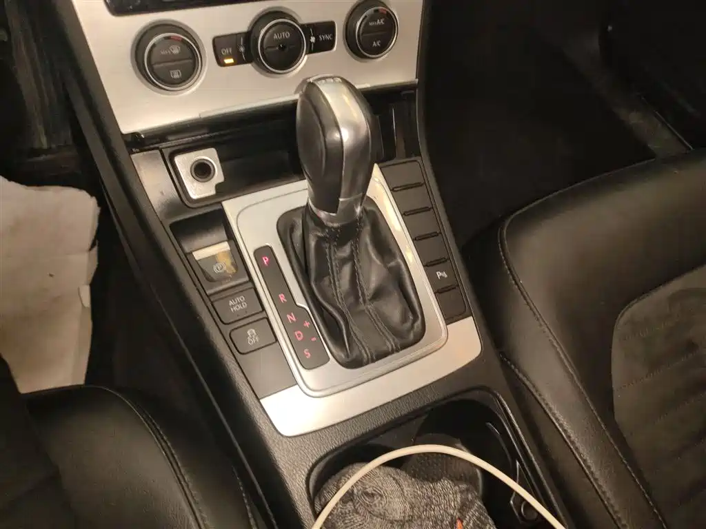 Volkswagen Magotan 2015 1.8TSI Luxury фото 14