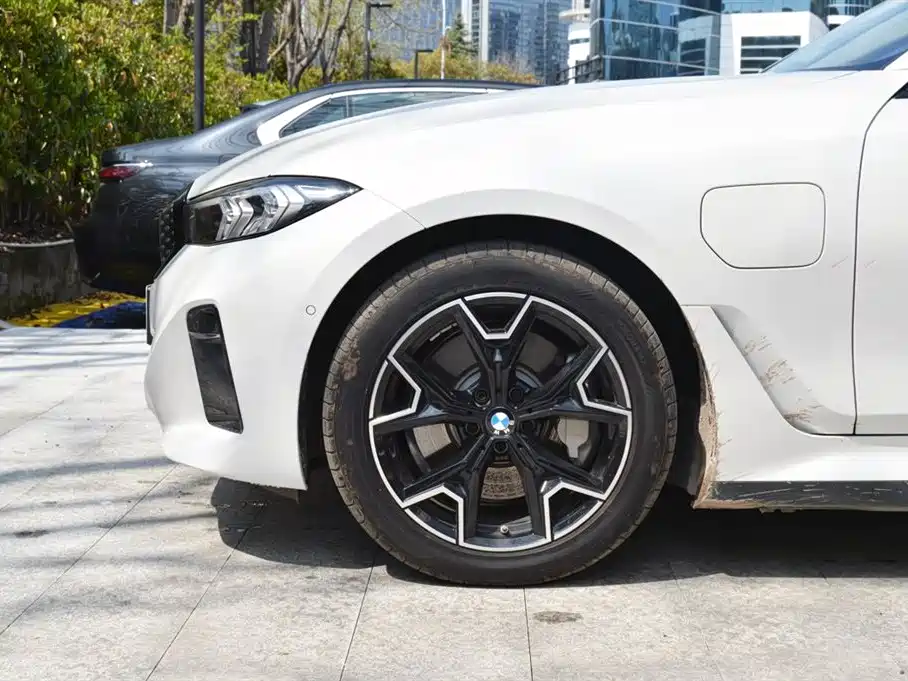 BMW i3 2025 eDrive 40 L Shadow Night Package фото 14