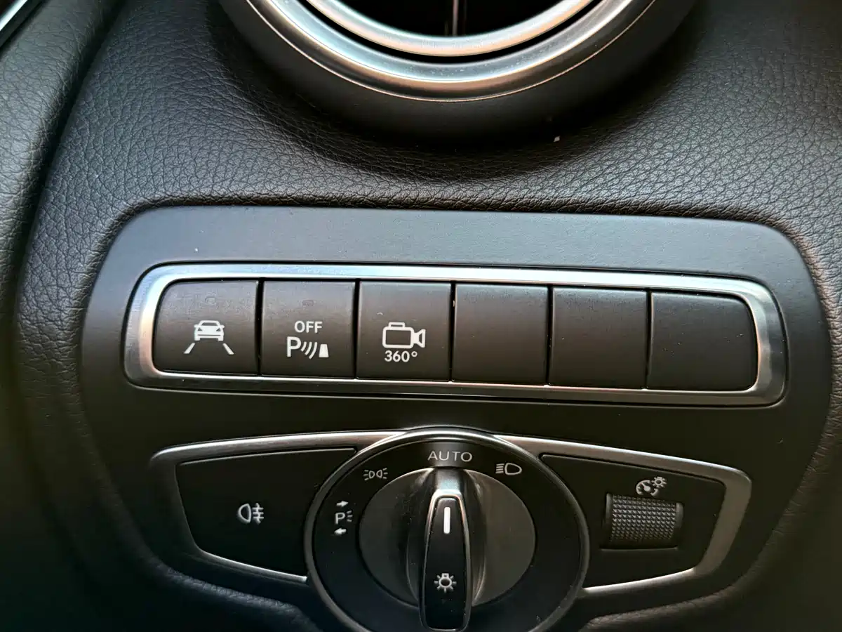 Mercedes-Benz GLC 2017 GLC 300 4MATIC Dynamic фото 5