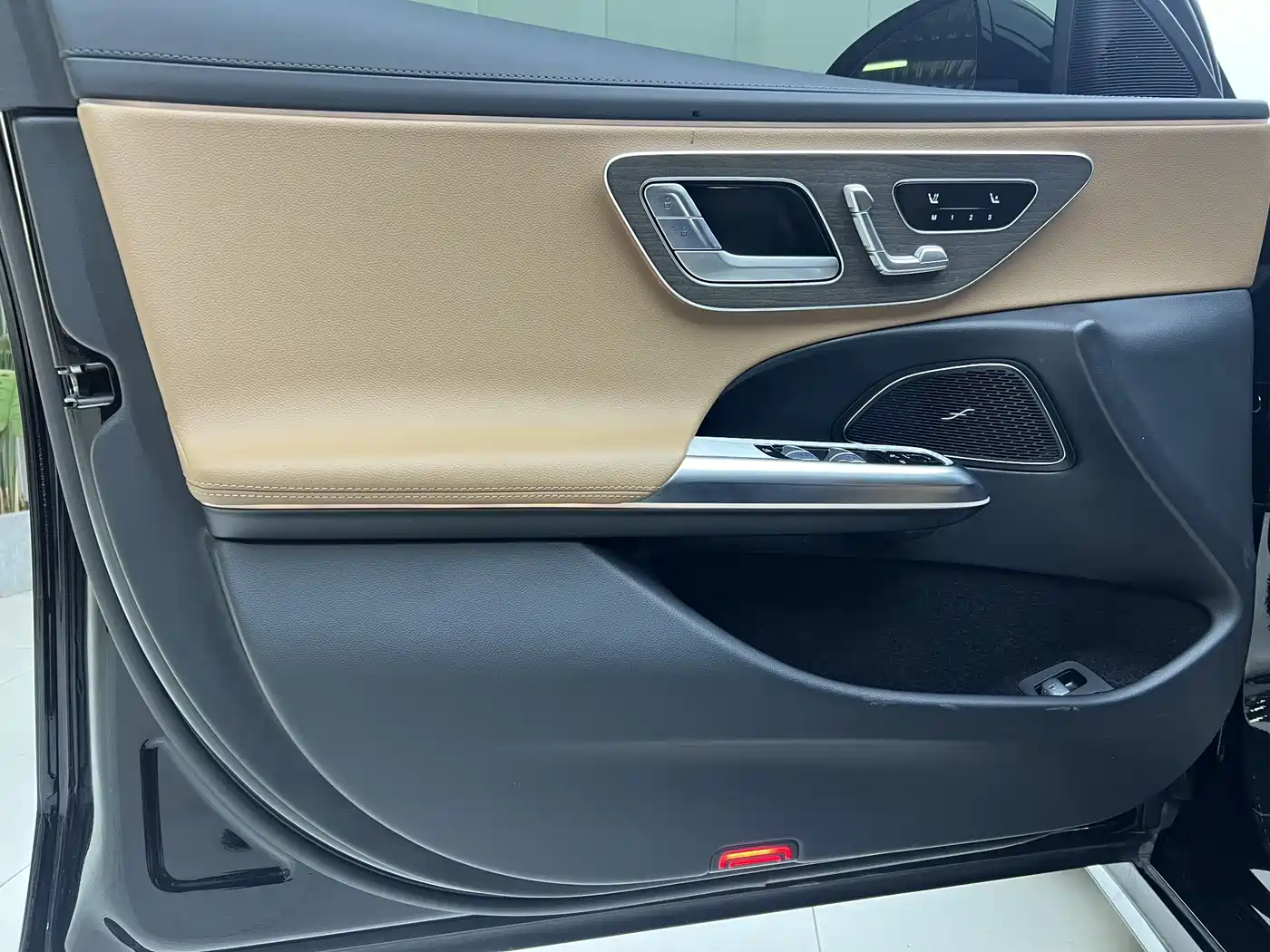 Mercedes-Benz E-Class New Energy 2024 E 350 e L Plug-in Hybrid Sedan фото 10