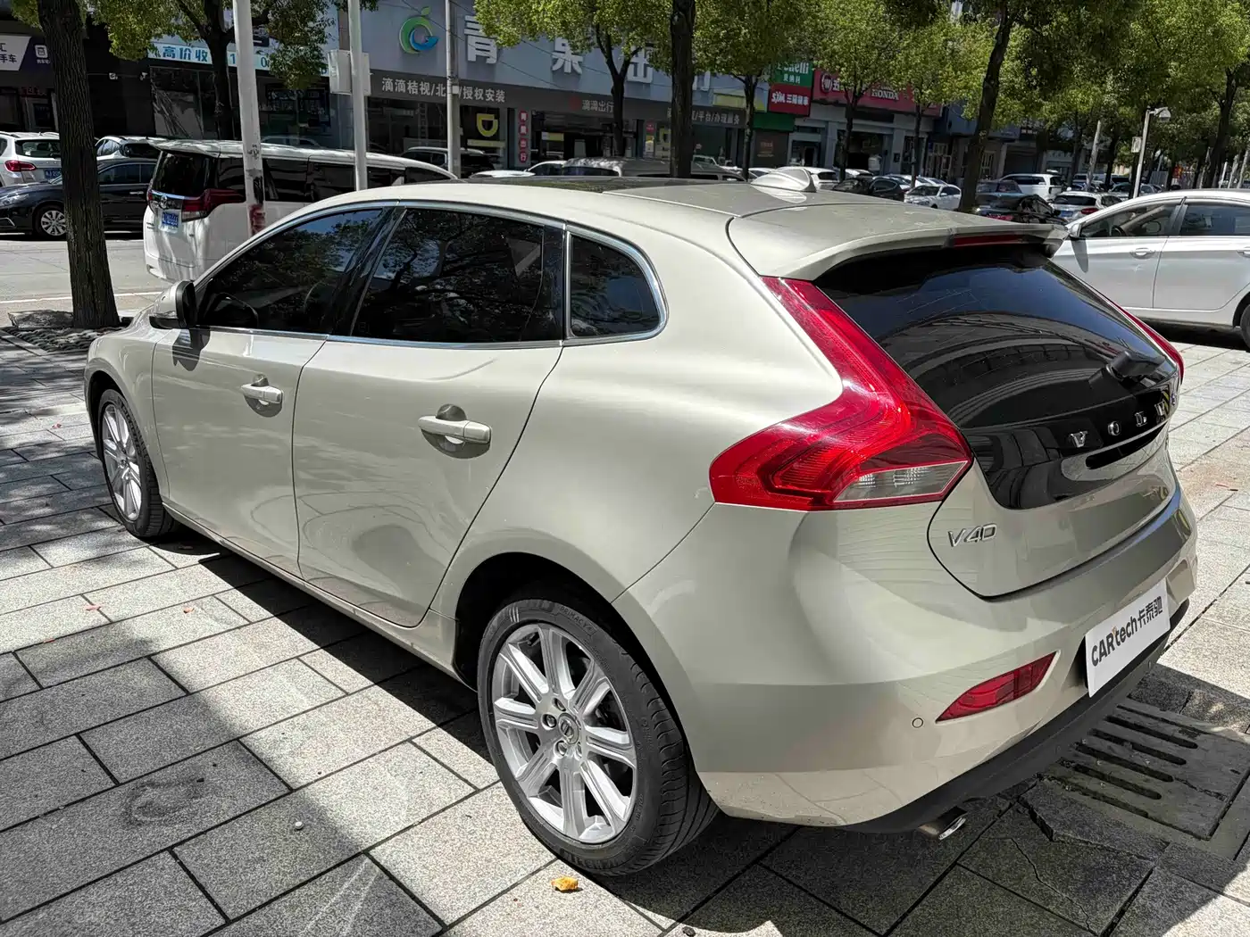 Volvo V40 2017 2017 T3 R-Design