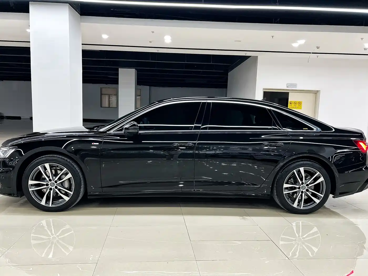 Audi A6L 2019 45 TFSI Premium Dynamic фото 3