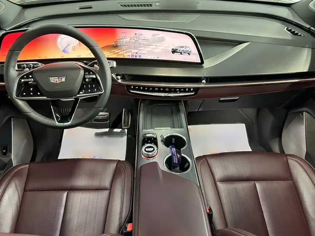 Cadillac XT5 2024 2025 Model 2.0T Platinum