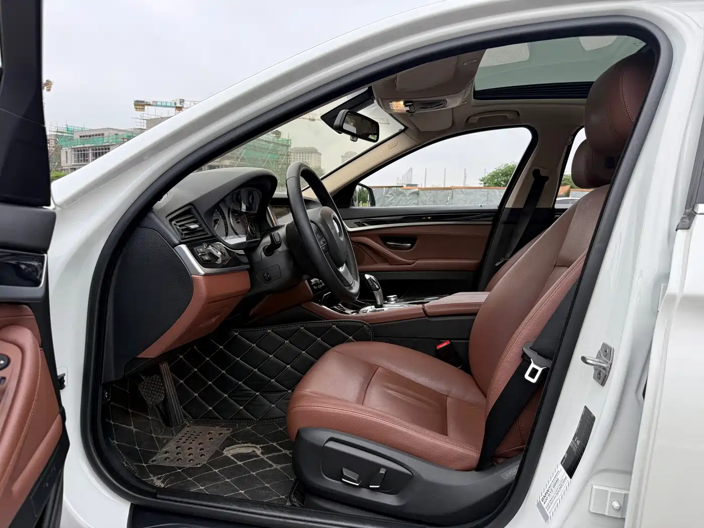 BMW 5 Series 2017 520Li Classic Edition фото 7