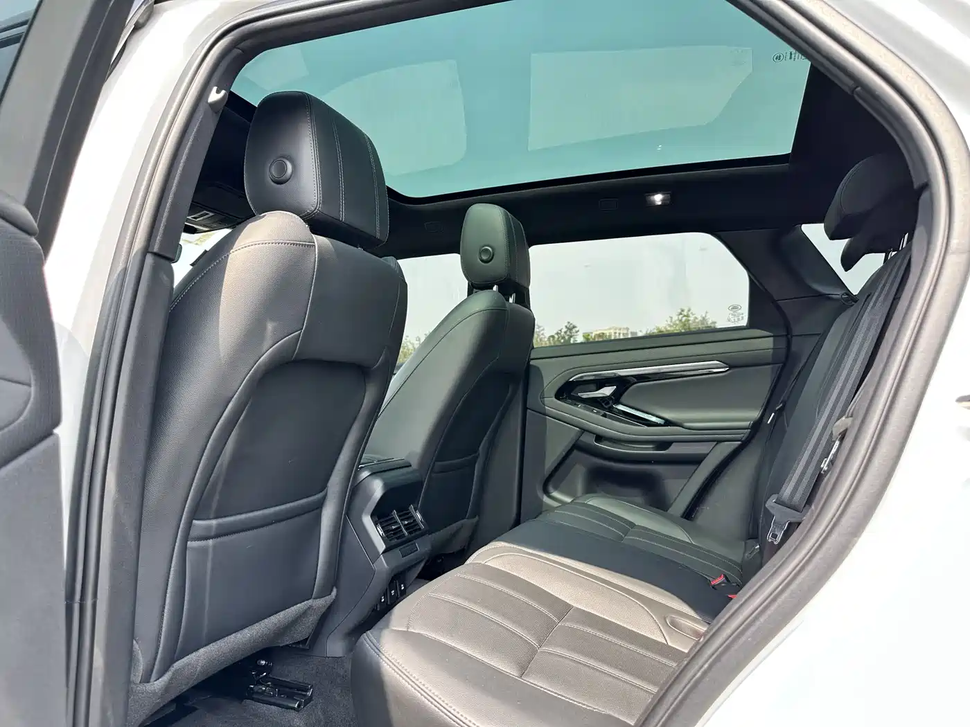 Land Rover Range Rover Evoque 2020 Model 249PS R-DYNAMIC S Gloss Black Sport Edition фото 10