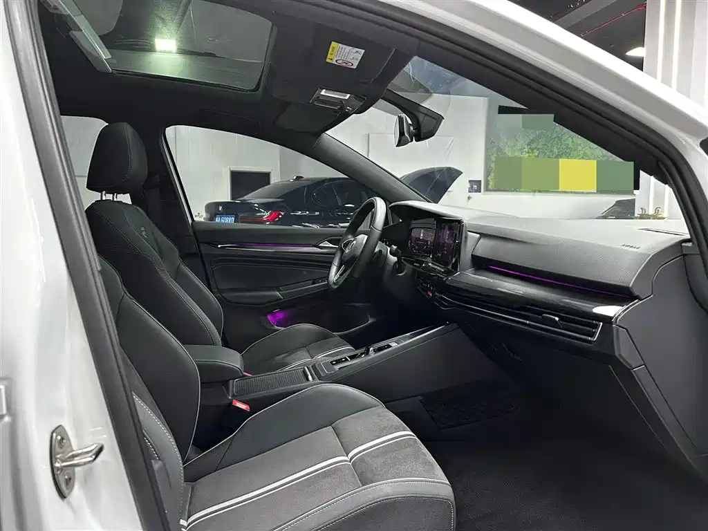 Volkswagen Golf 2023 Facelift 280TSI DSG R-Line Lite фото 11