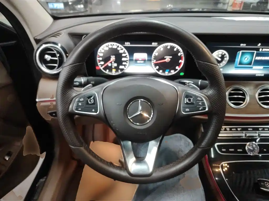 Mercedes-Benz E-Class 2016 E 300 L Fashion Type фото 3