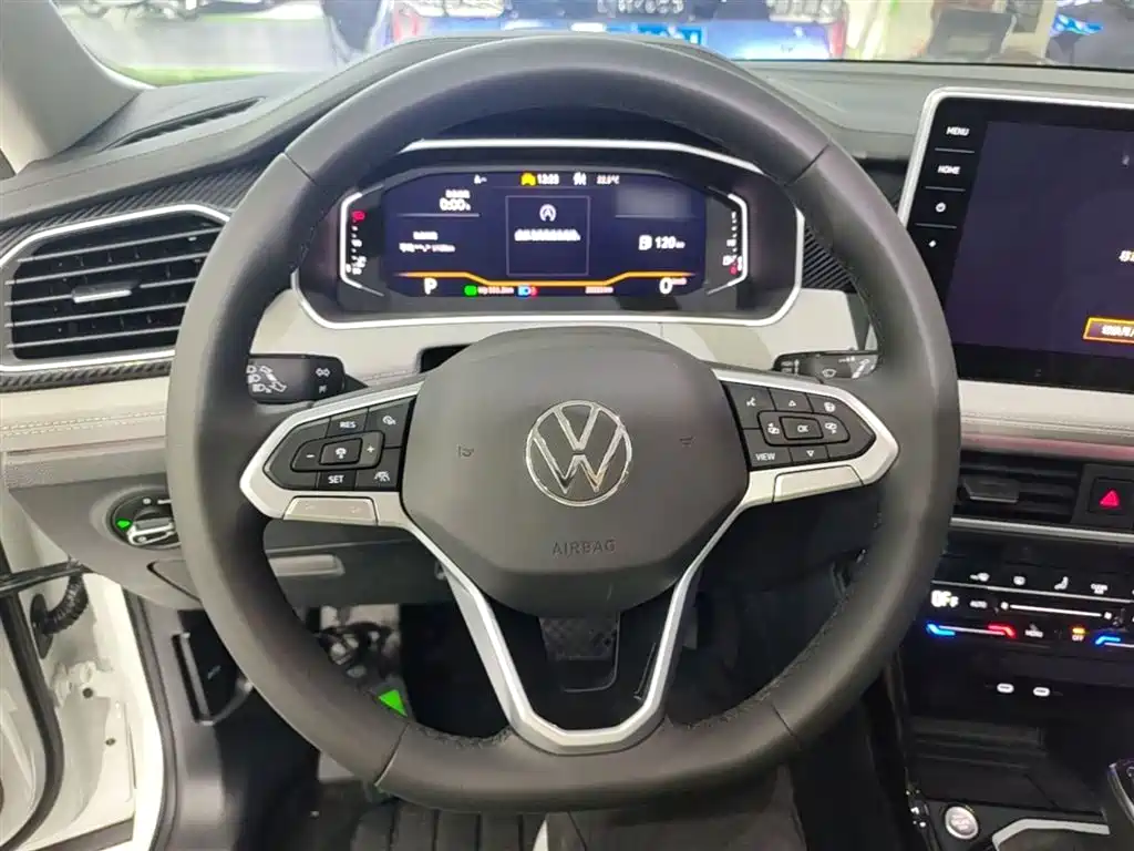 Volkswagen Tayron 2024 300TSI 2WD Luxury Plus Advanced фото 11