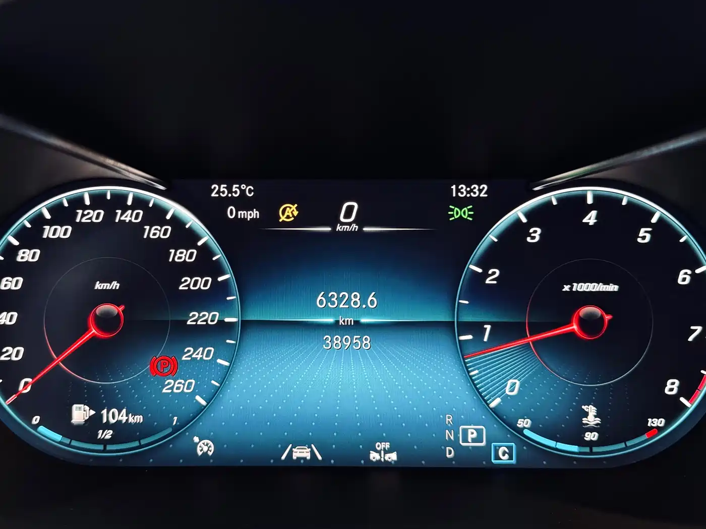 Mercedes-Benz GLC Coupe 2023 Model GLC 300 4MATIC Coupe SUV фото 17