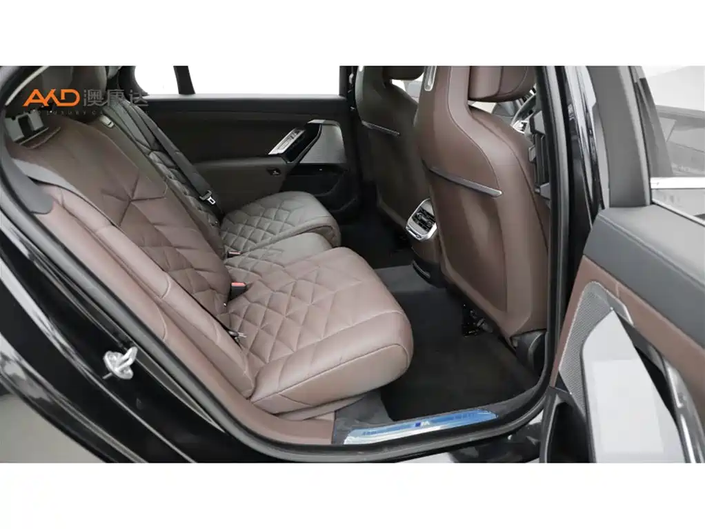 BMW 7 Series 2023 Model 735Li M Sport Package фото 8