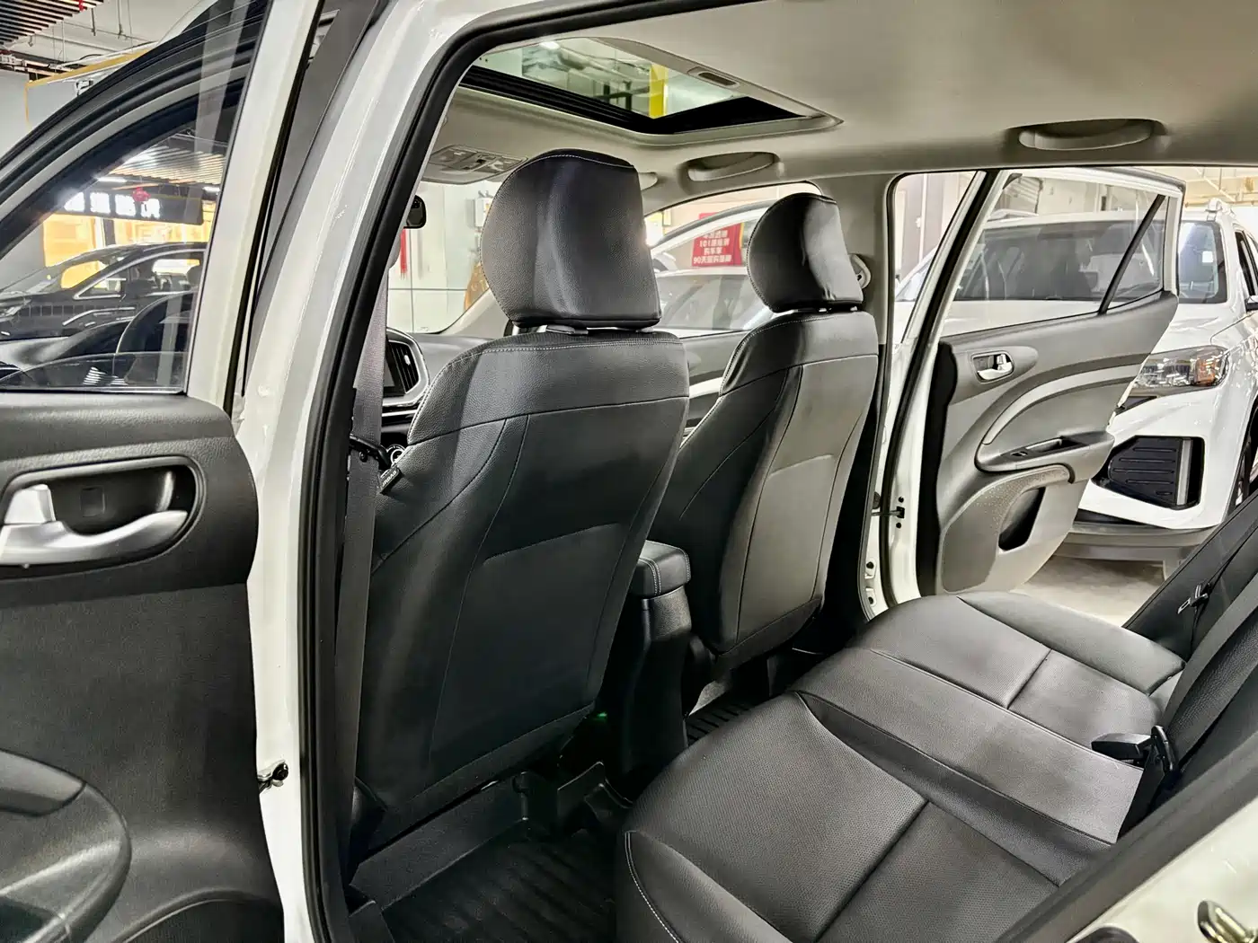 Kia KX1 2021 1.4L CVT Sunroof Version фото 6