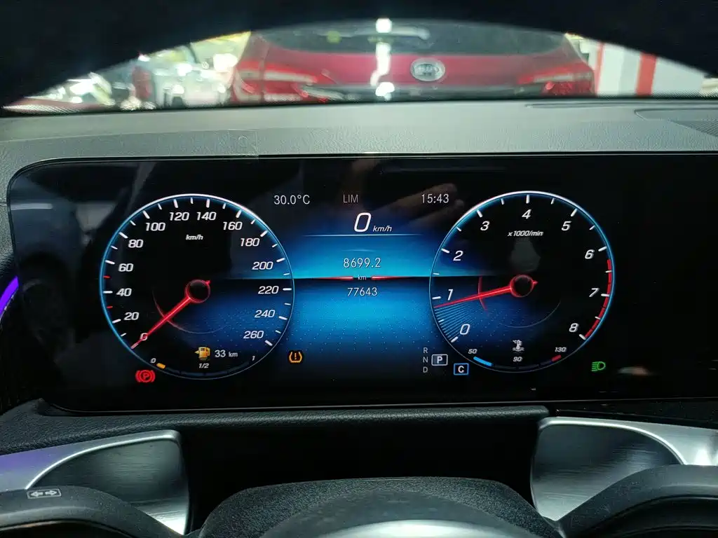 Фото 12 - Mercedes-Benz GLB