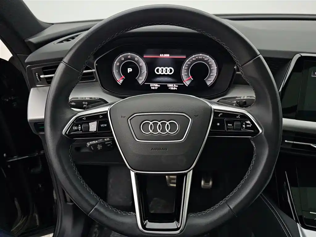 Audi Q6 2023 50 TFSI quattro Soaring Edition One фото 11