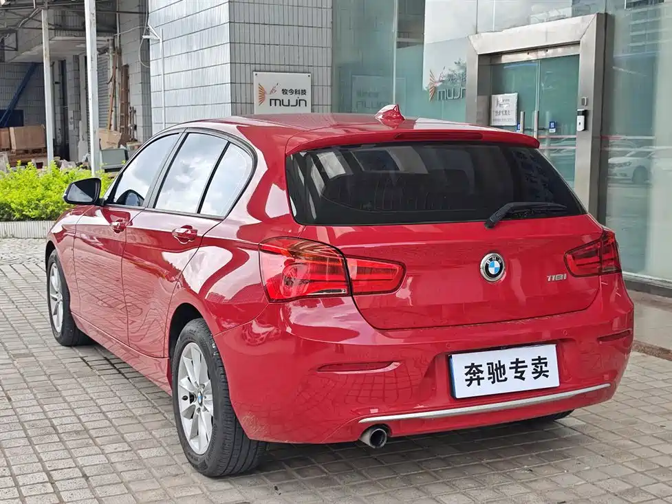 BMW 1 Series (Import) 2015 118i Urban Design Package фото 6