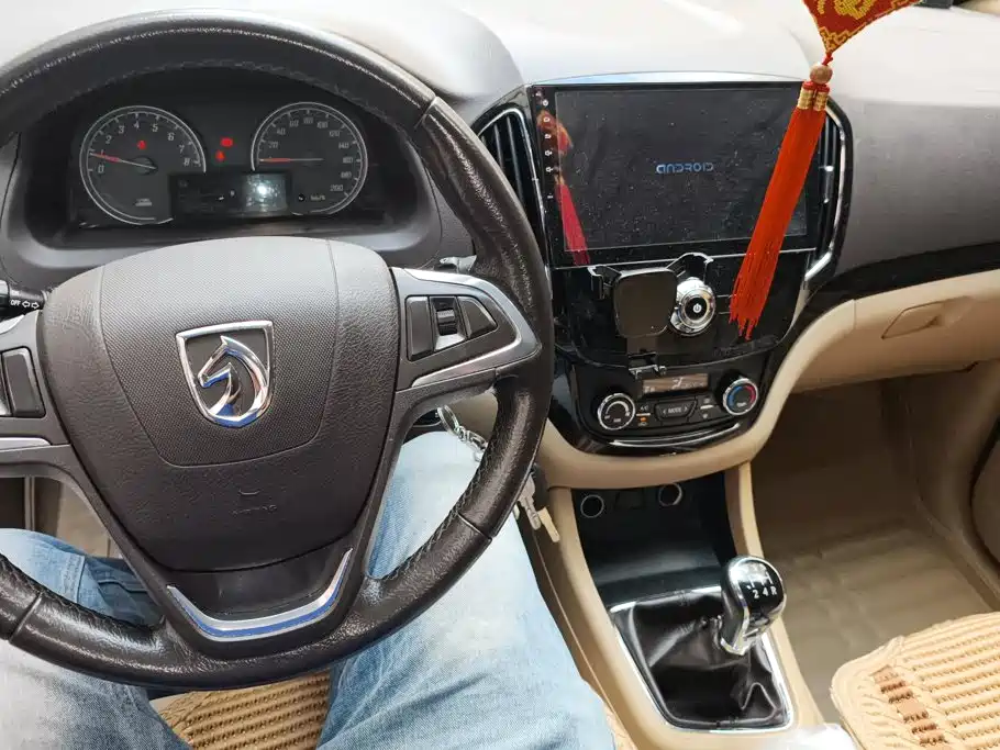 Baojun 730 2014 2014 1.5L Manual Luxury 7-seater