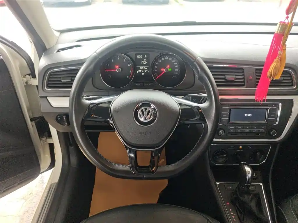 Volkswagen Lavida Tour 2015 1.6L Automatic Comfort Edition фото 11