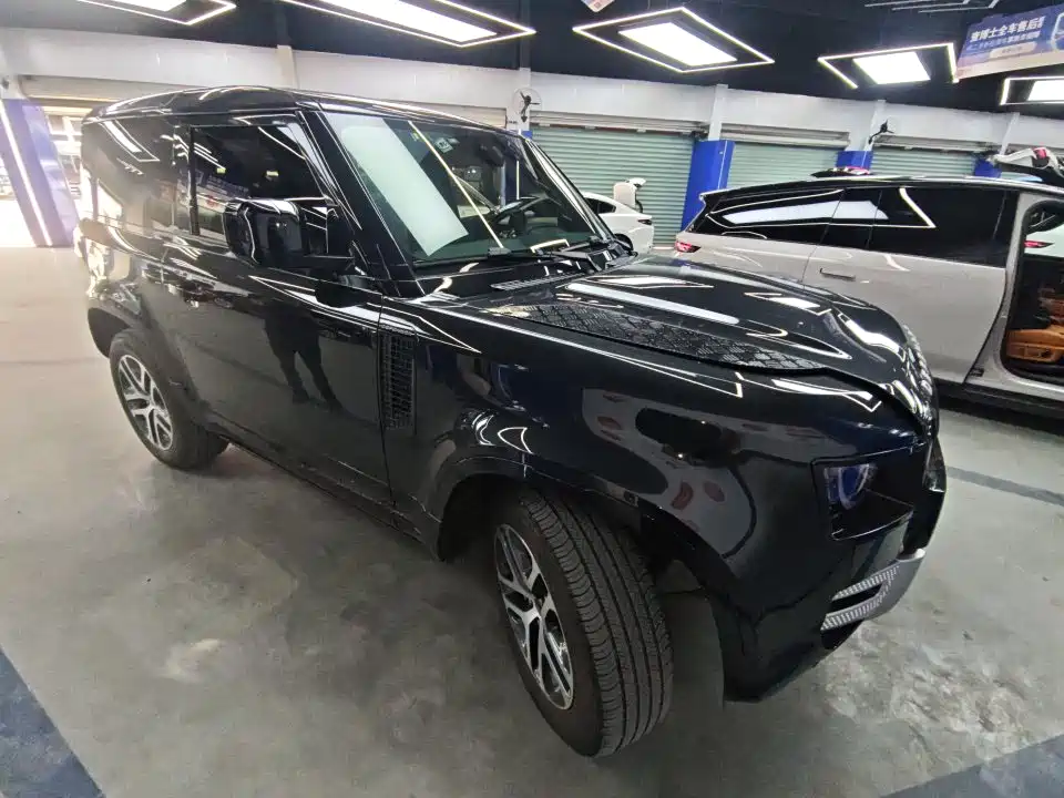 Land Rover Defender 2023 Model 90 3.0T P400 XS фото 5