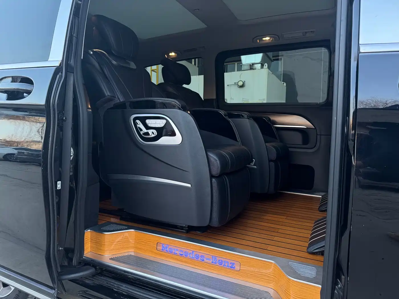 Mercedes-Benz V-Class 2021 V 260 Pilot Edition фото 30