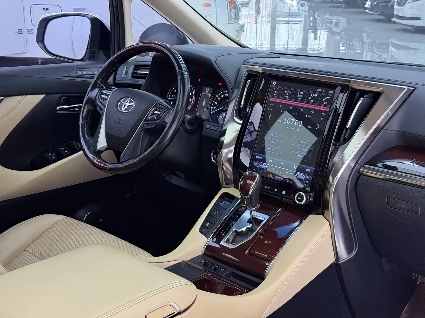 Toyota Alphard 2015 3.5L Luxury Edition фото 11