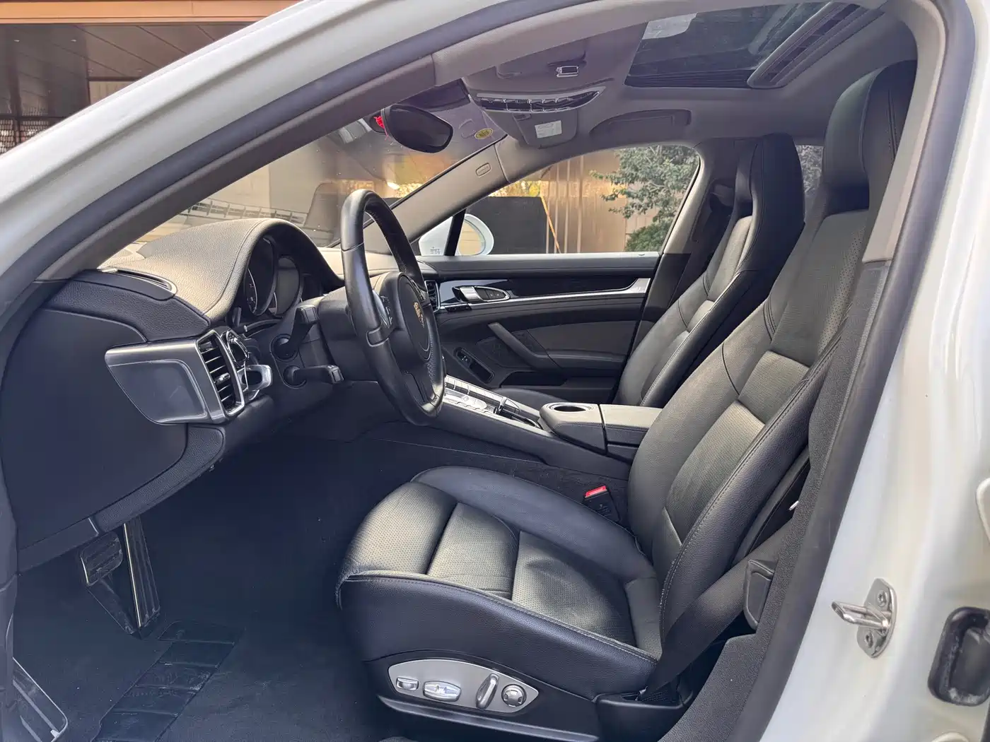 Porsche Panamera 2014 Panamera 3.0T фото 16