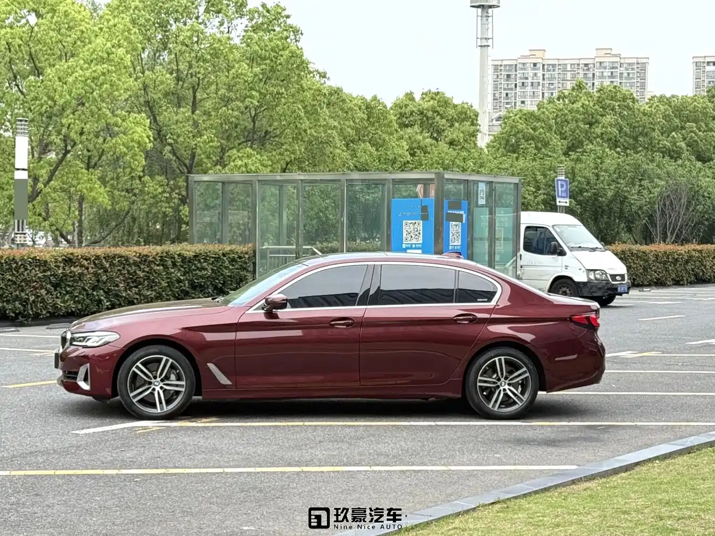 BMW 5 Series 2021 530Li Leading Luxury Package фото 2