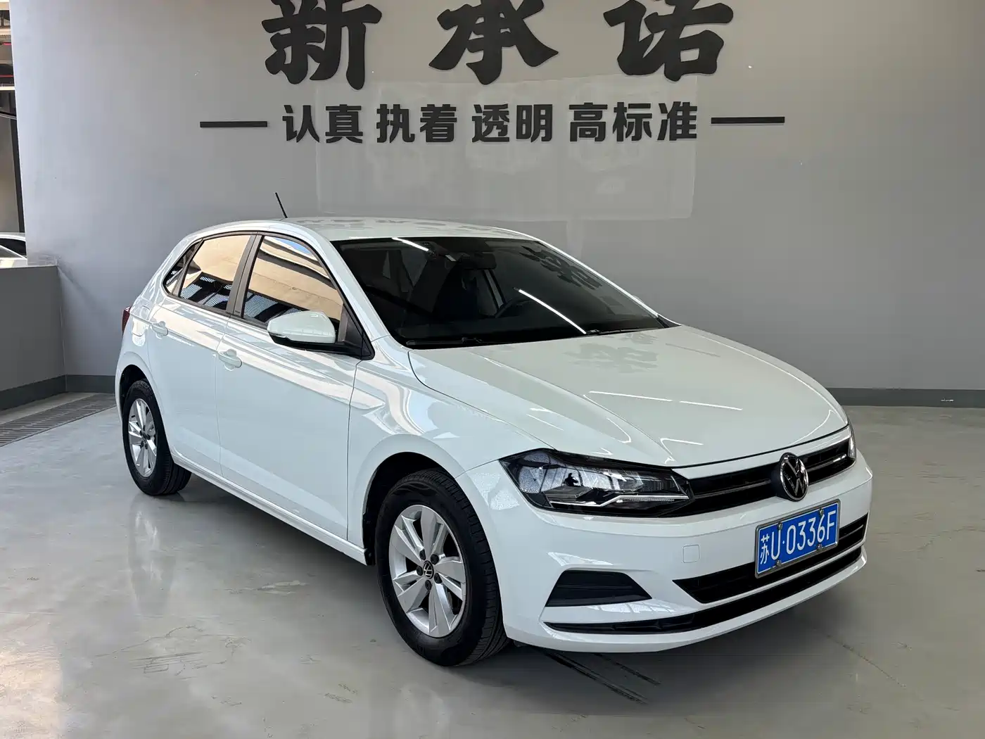 VOLKSWAGEN POLO