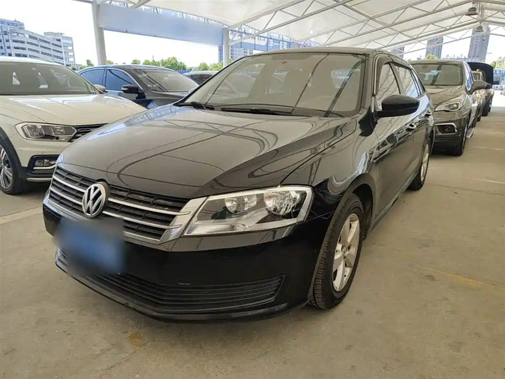 Volkswagen Lavida Tour 2013 1.6L Automatic Trend Style фото 2