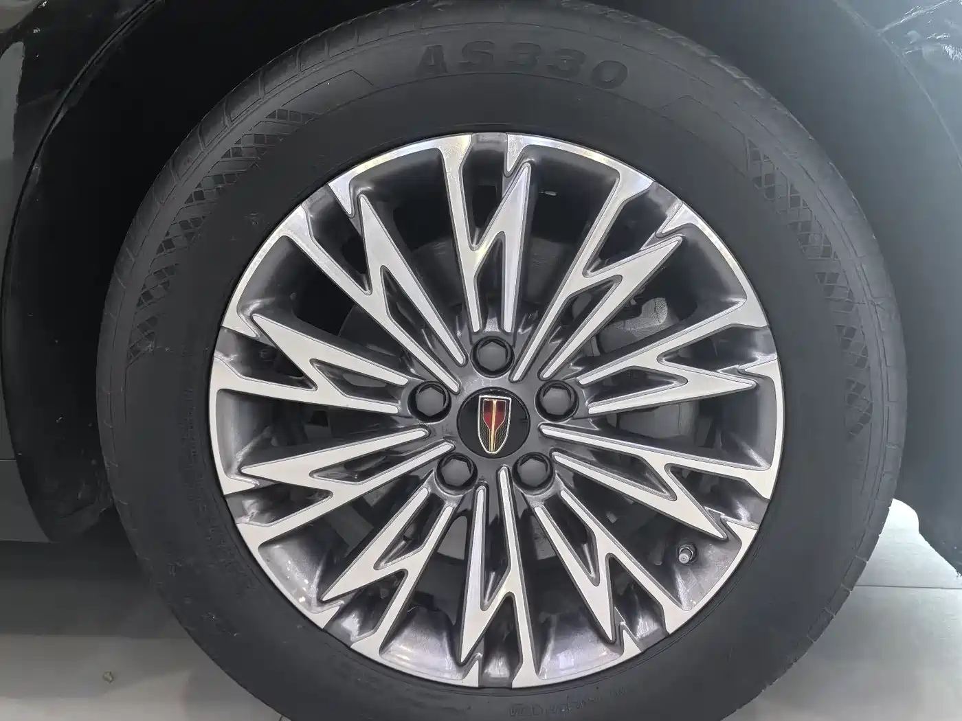 Hongqi H5 2024 1.5T DCT Smart Connect Flag Rhythm Edition фото 14