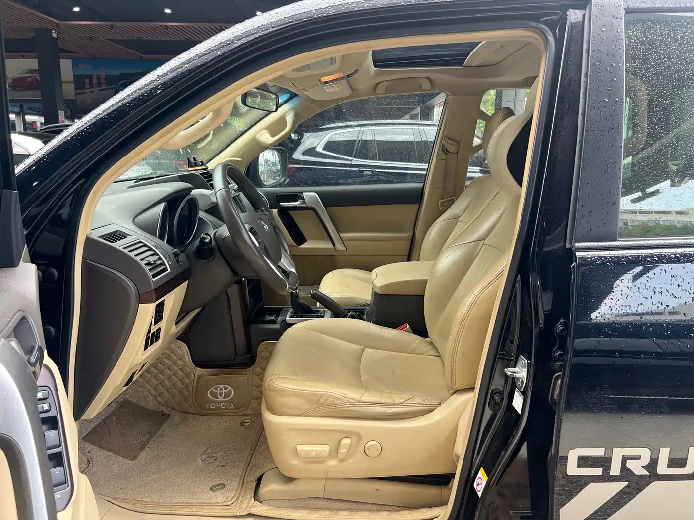 Photo 5 - Toyota Prado