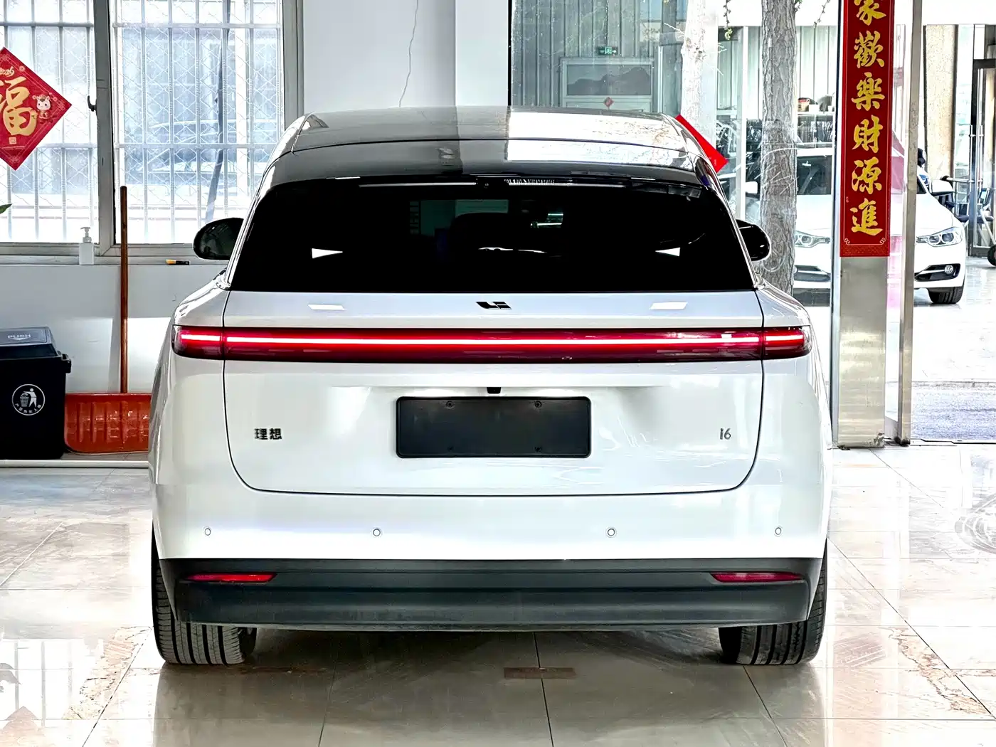 Фото 6 - Li Auto i6