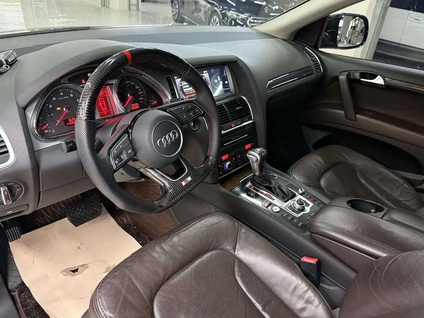 Audi Q7 2011 3.0 TFSI Technology (200kW) фото 10