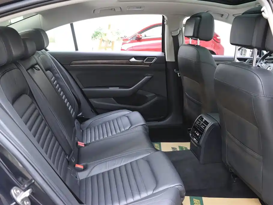 Volkswagen Magotan 2019 330TSI DSG Luxury China V фото 14