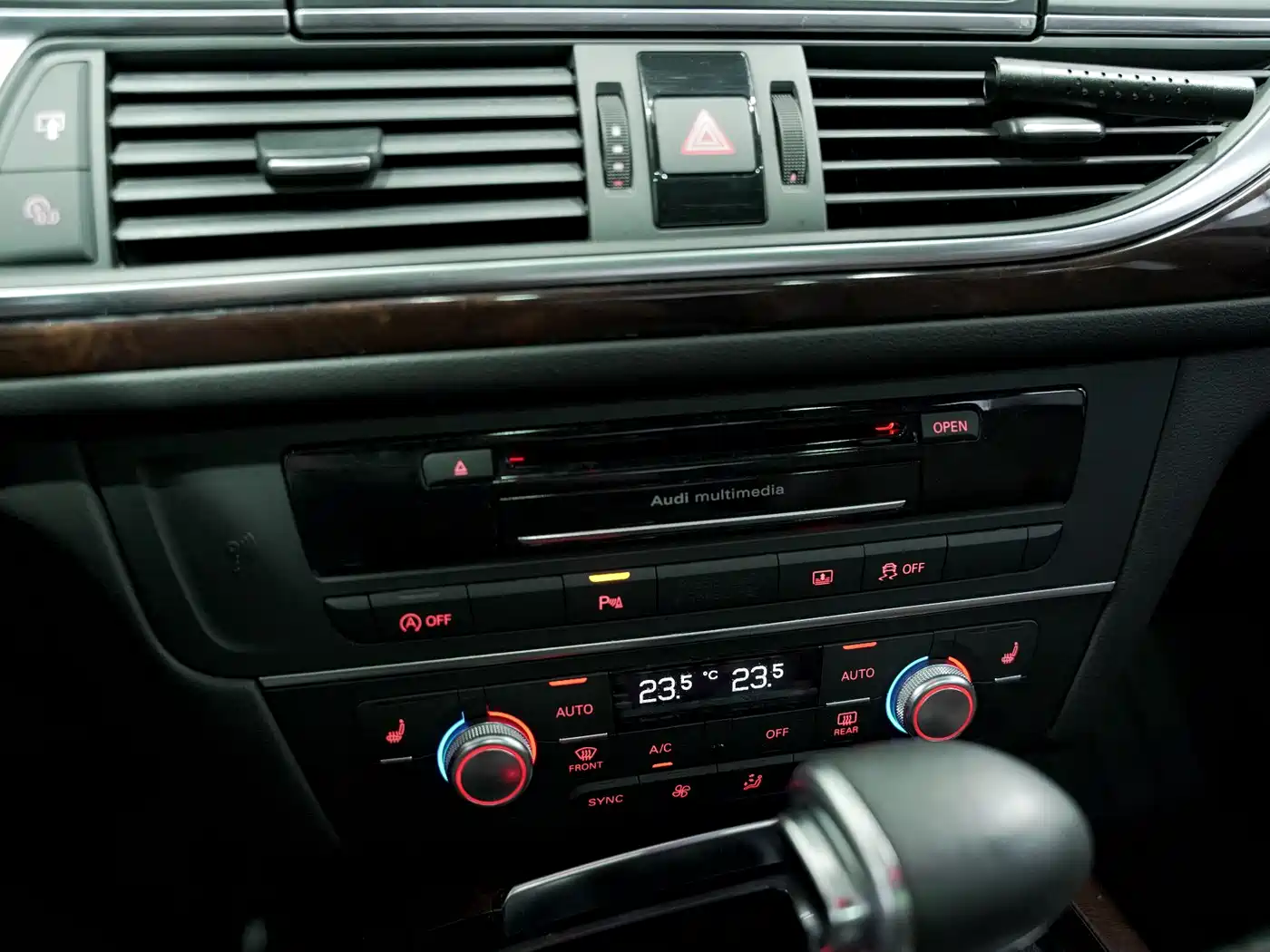 Audi A6L 2014 30 FSI Comfort фото 8