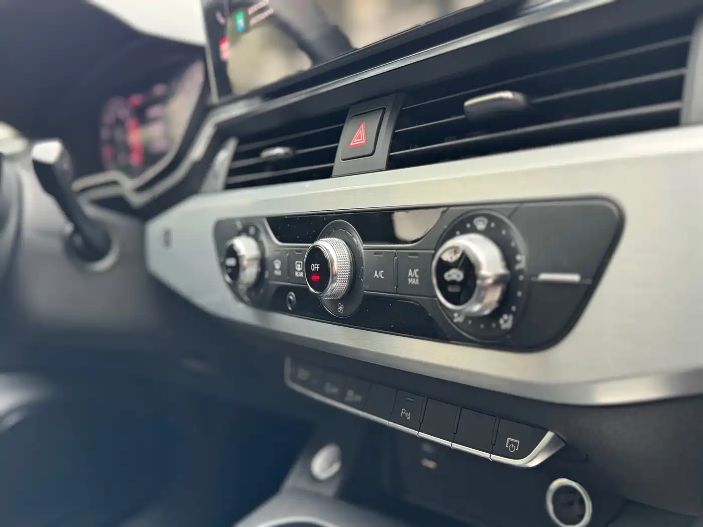 Audi A4L 2020 40 TFSI Fashion Dynamic Edition фото 16
