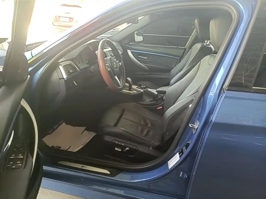 BMW 3 Series 2019 320i M Sport Package фото 16