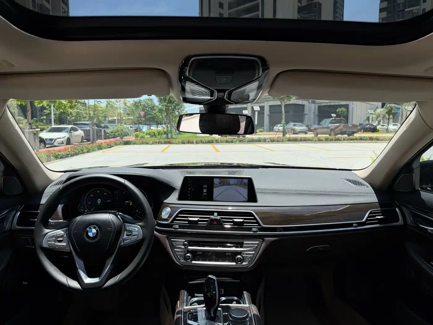 BMW 7 Series 2016 730Li Luxury фото 6