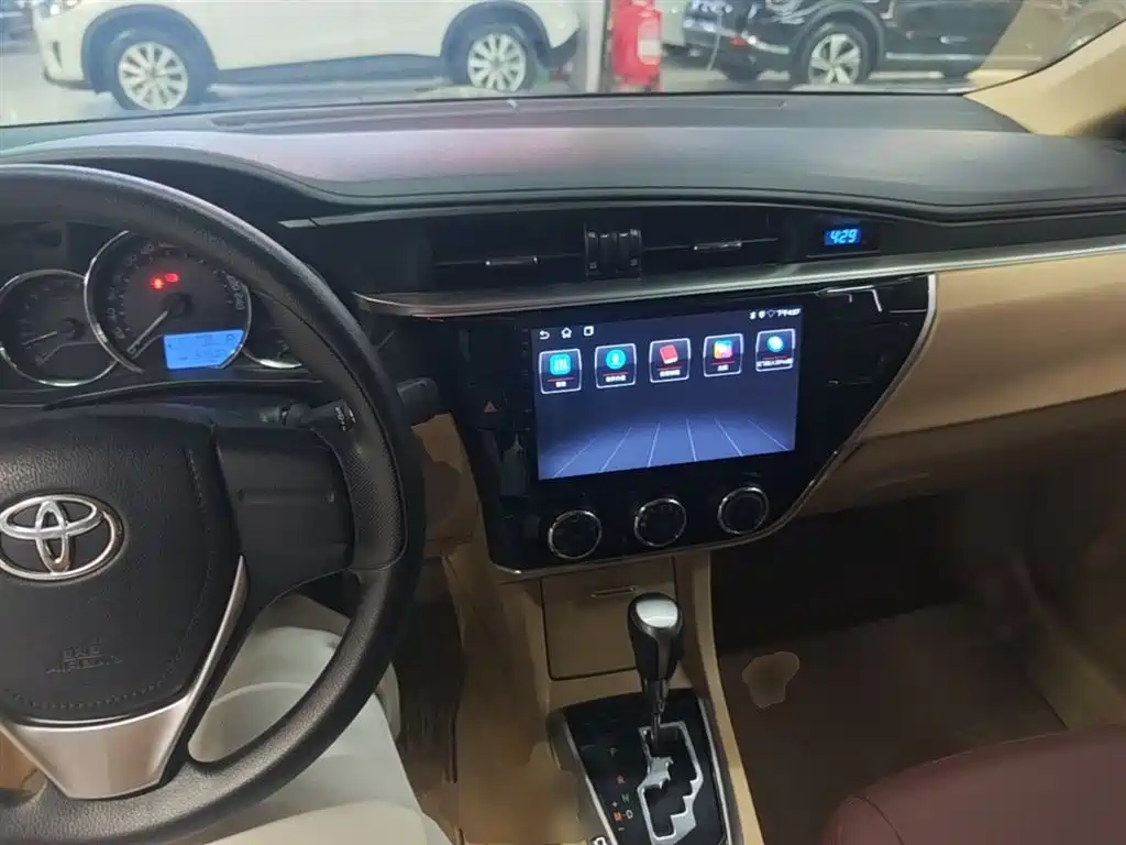 Toyota Corolla 2014 1.6L CVT GL фото 10