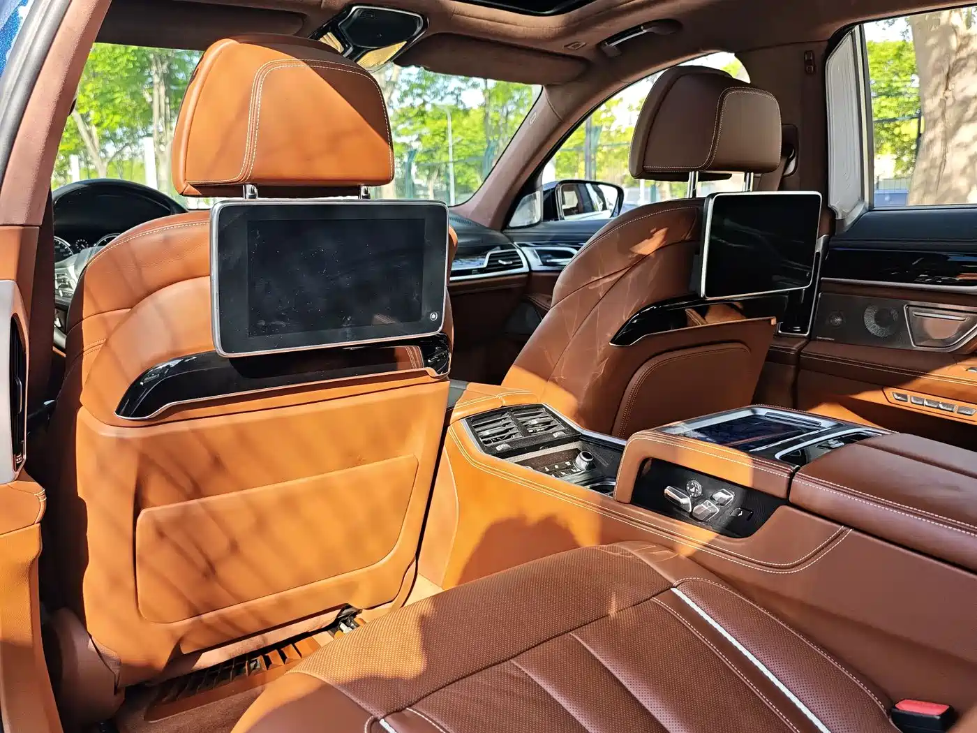 BMW 7 Series 2017 750Li xDrive Customized Edition (4-Seater) фото 19