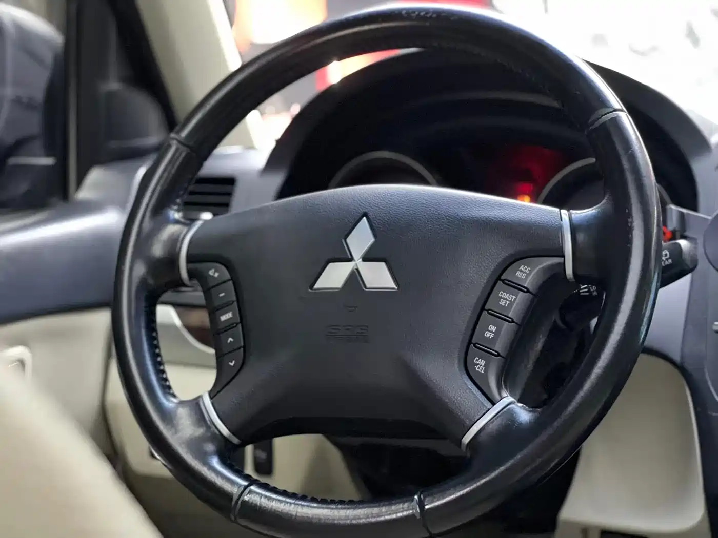 Mitsubishi Pajero (Import) 2014 3.0L Elite Edition фото 12
