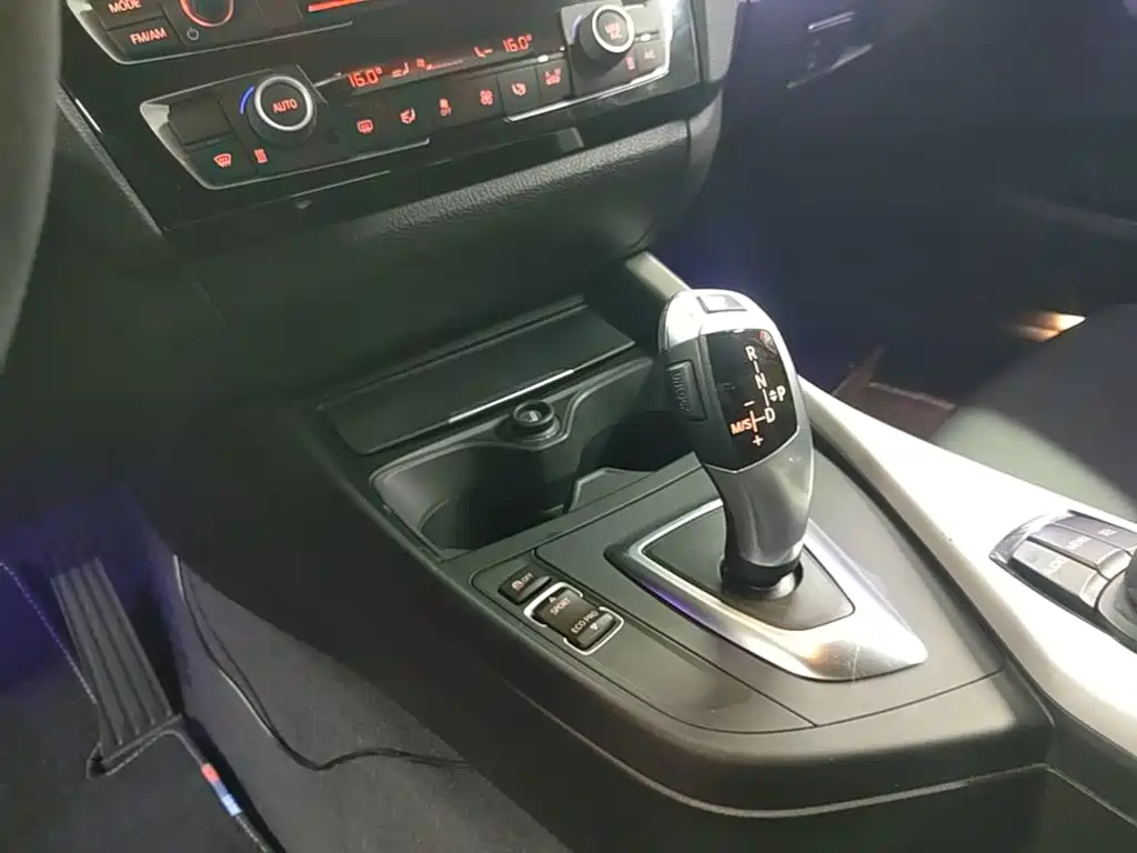 BMW 2 Series (Import) 2016 2015 220i Convertible Coupe Leading