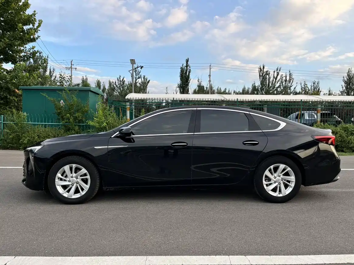 Фото 8 - Buick LaCrosse