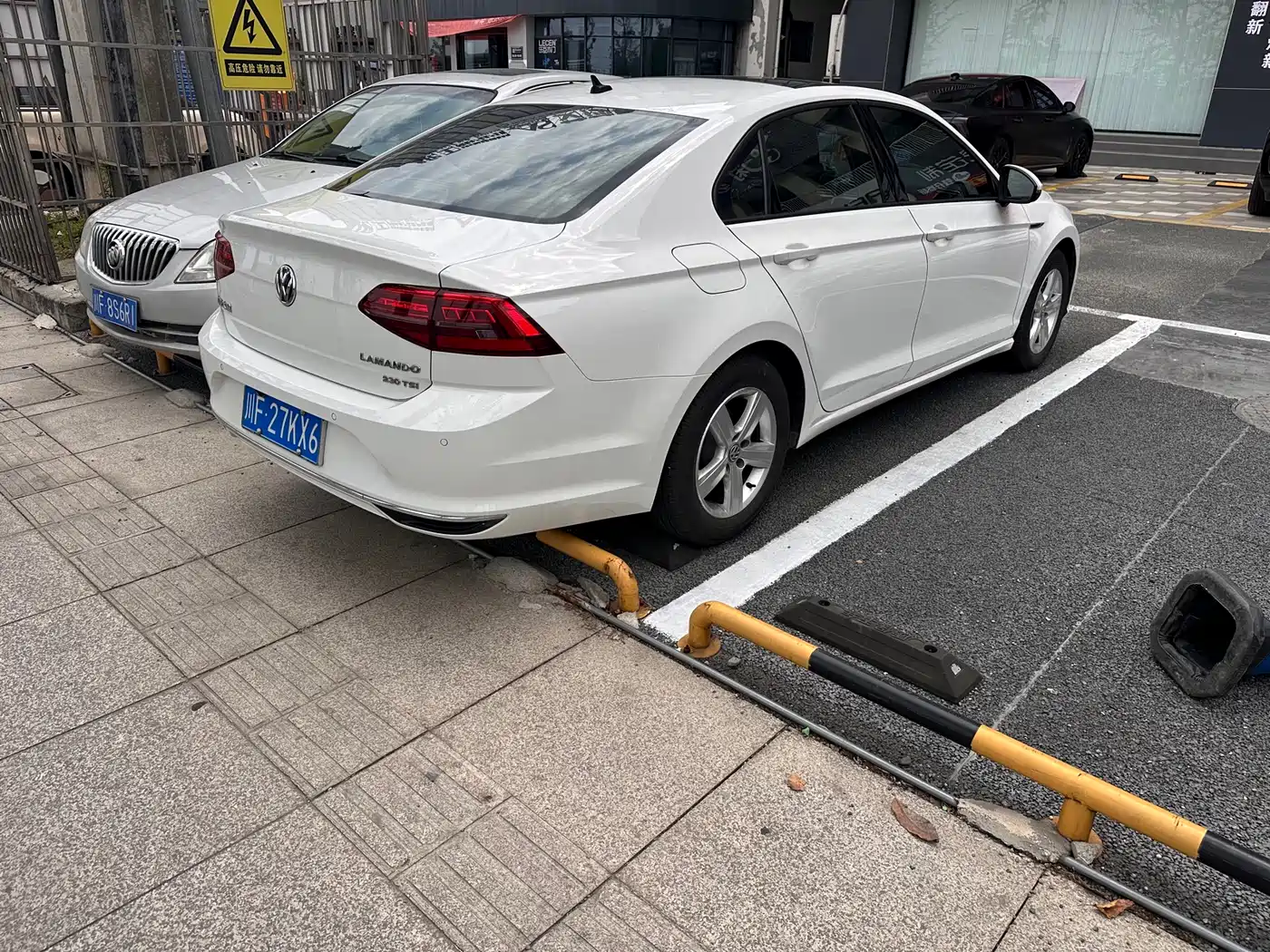 Volkswagen Lamando 2021 230TSI DSG Fashion Edition фото 3