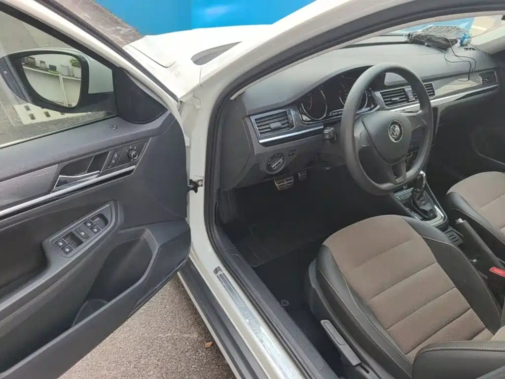 Volkswagen C-TREK 2018 2017 1.6L Automatic Comfort