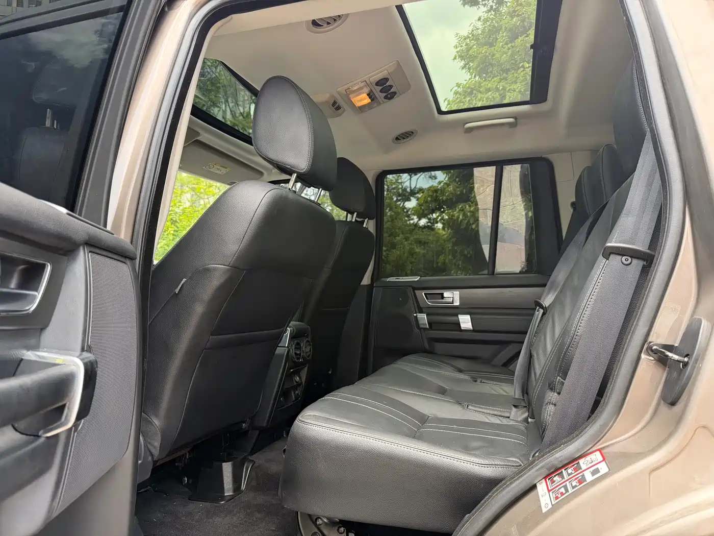 Land Rover Discovery 2016 3.0 SC V6 HSE фото 2