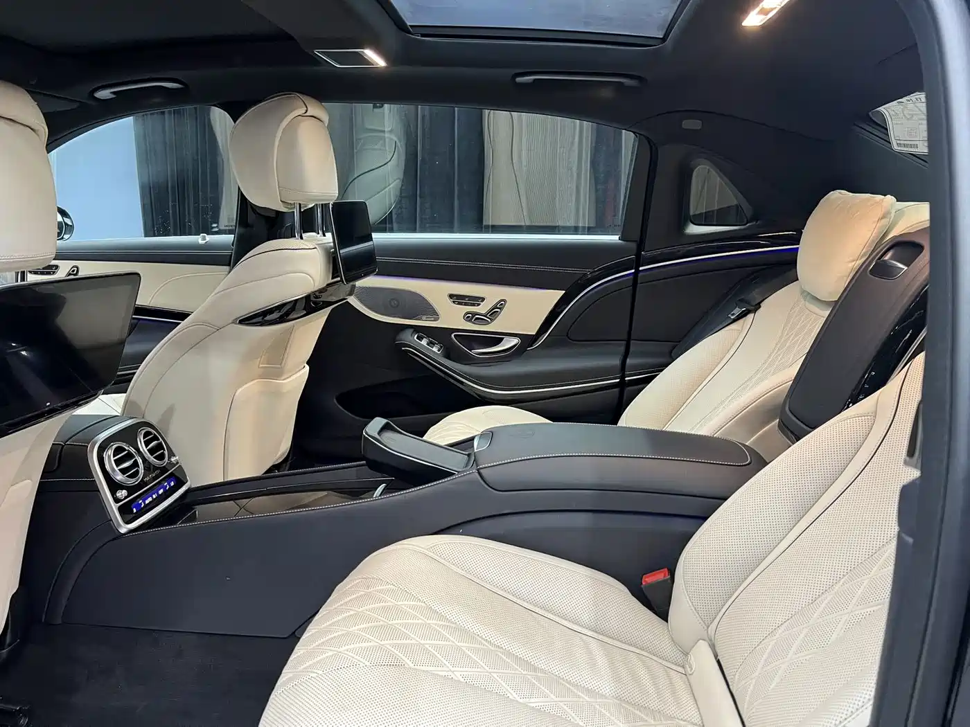 IMSA Maybach S-Class 2020 2020 S 450 MAYBACH Executive 4-seater