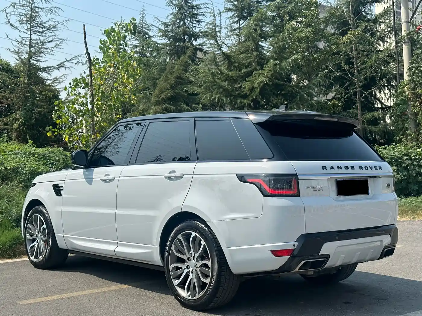 Land Rover Range Rover Sport 2022 3.0 L6 Gloss Black Edition фото 17