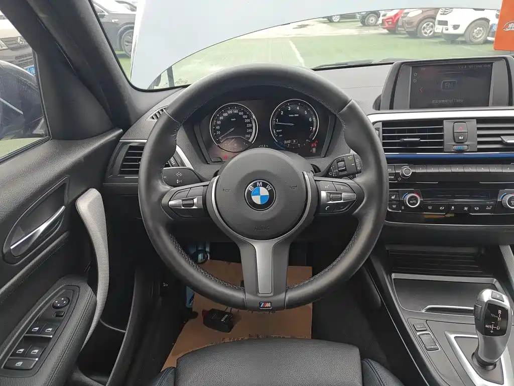 Фото 11 - BMW 1 Series (Import)