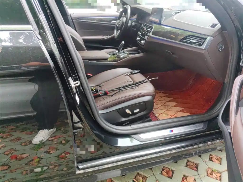 BMW 5 Series 2020 525Li M Sport Package фото 10