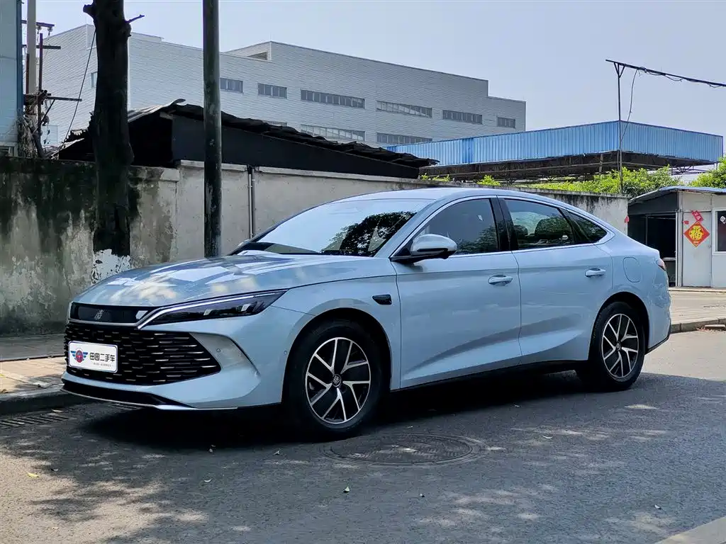 BYD Qin L 2025 DM-i Smart Drive Edition 120KM Surpassing